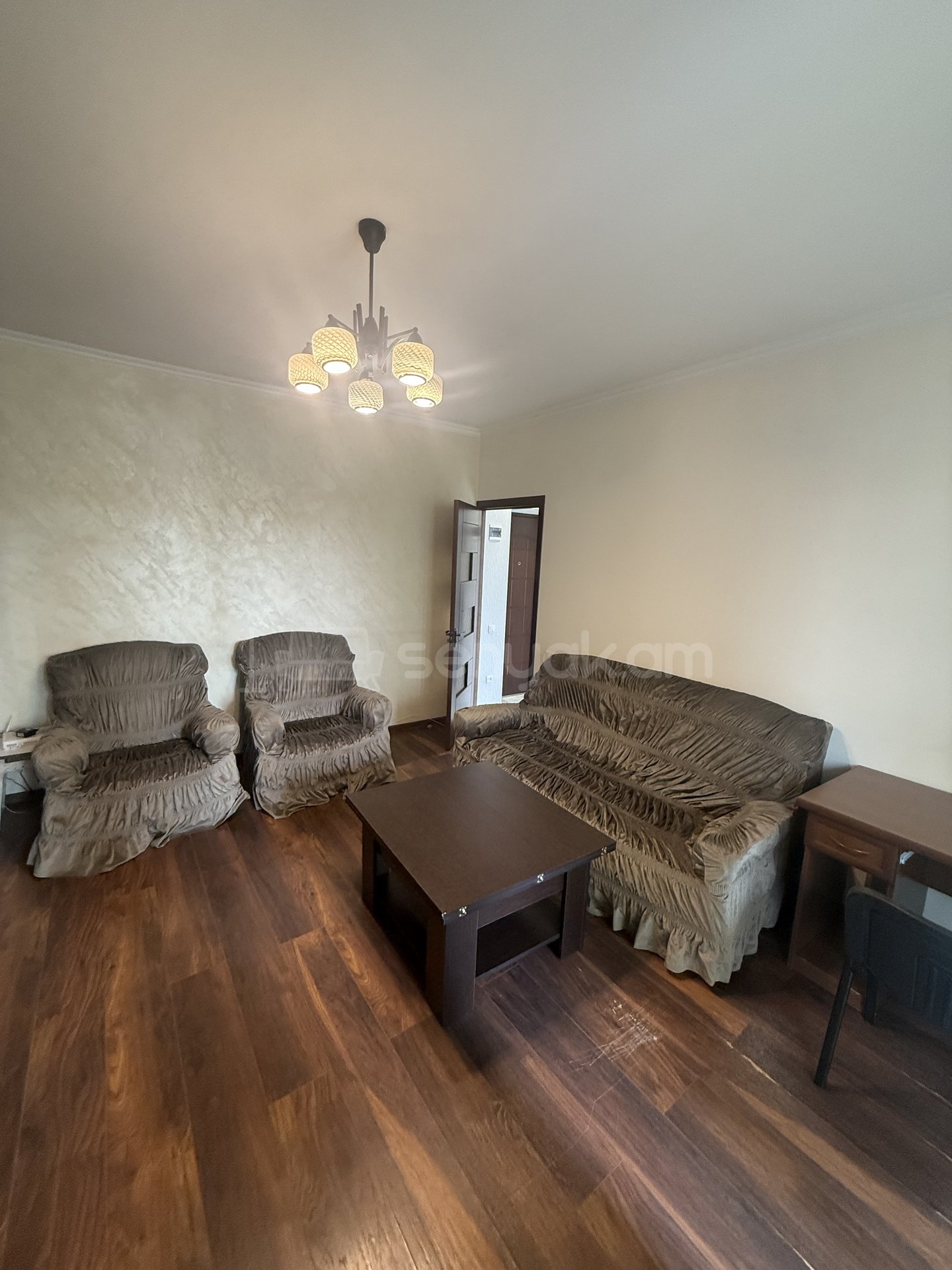 2 Սենյականոց Բնակարան Քարե Շենքում, 43քմ, 3/5 հարկ, Կապիտալ Վերանորոգված, Կահավորված, Արևկող