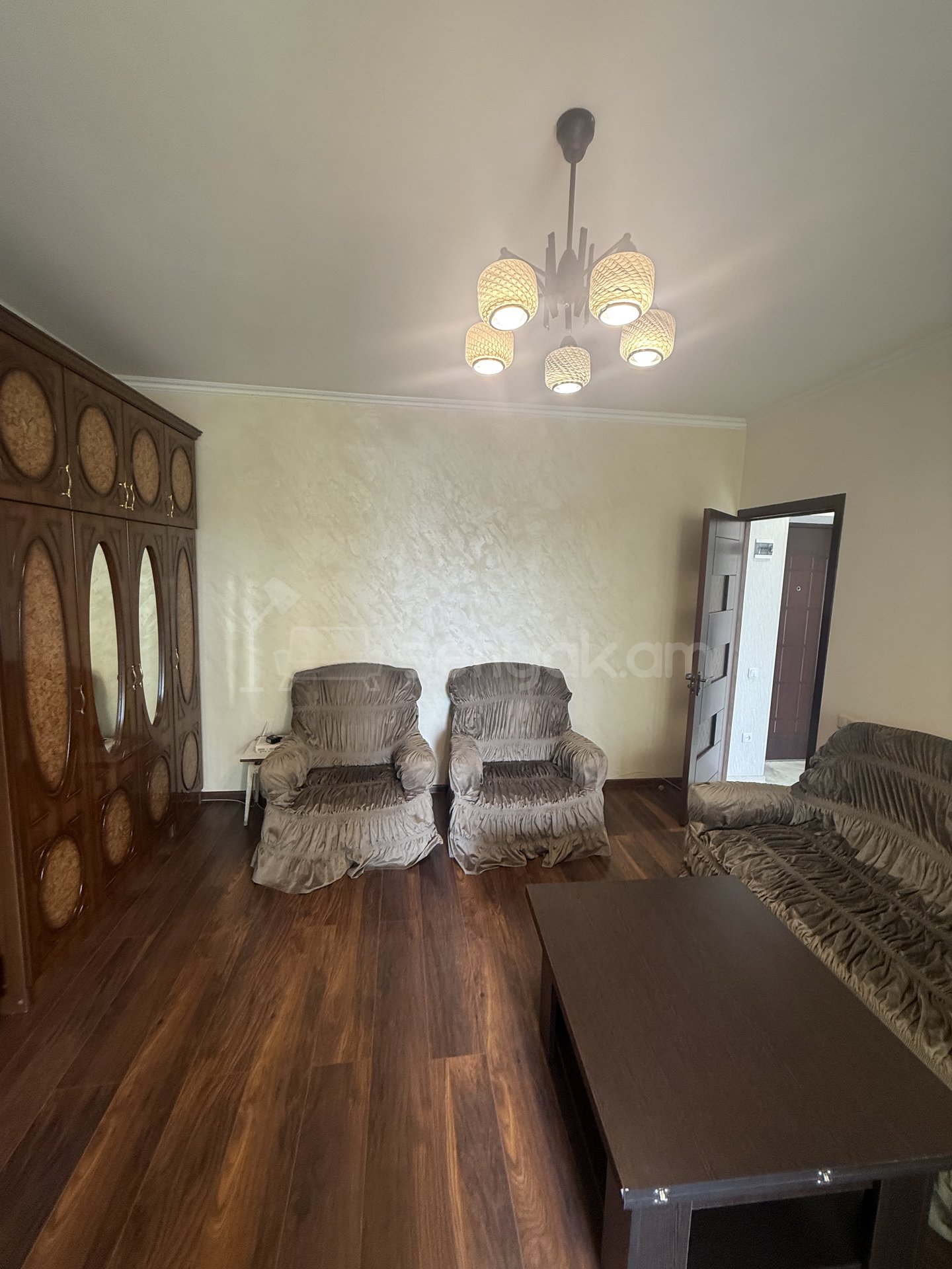 2 Սենյականոց Բնակարան Քարե Շենքում, 43քմ, 3/5 հարկ, Կապիտալ Վերանորոգված, Կահավորված, Արևկող