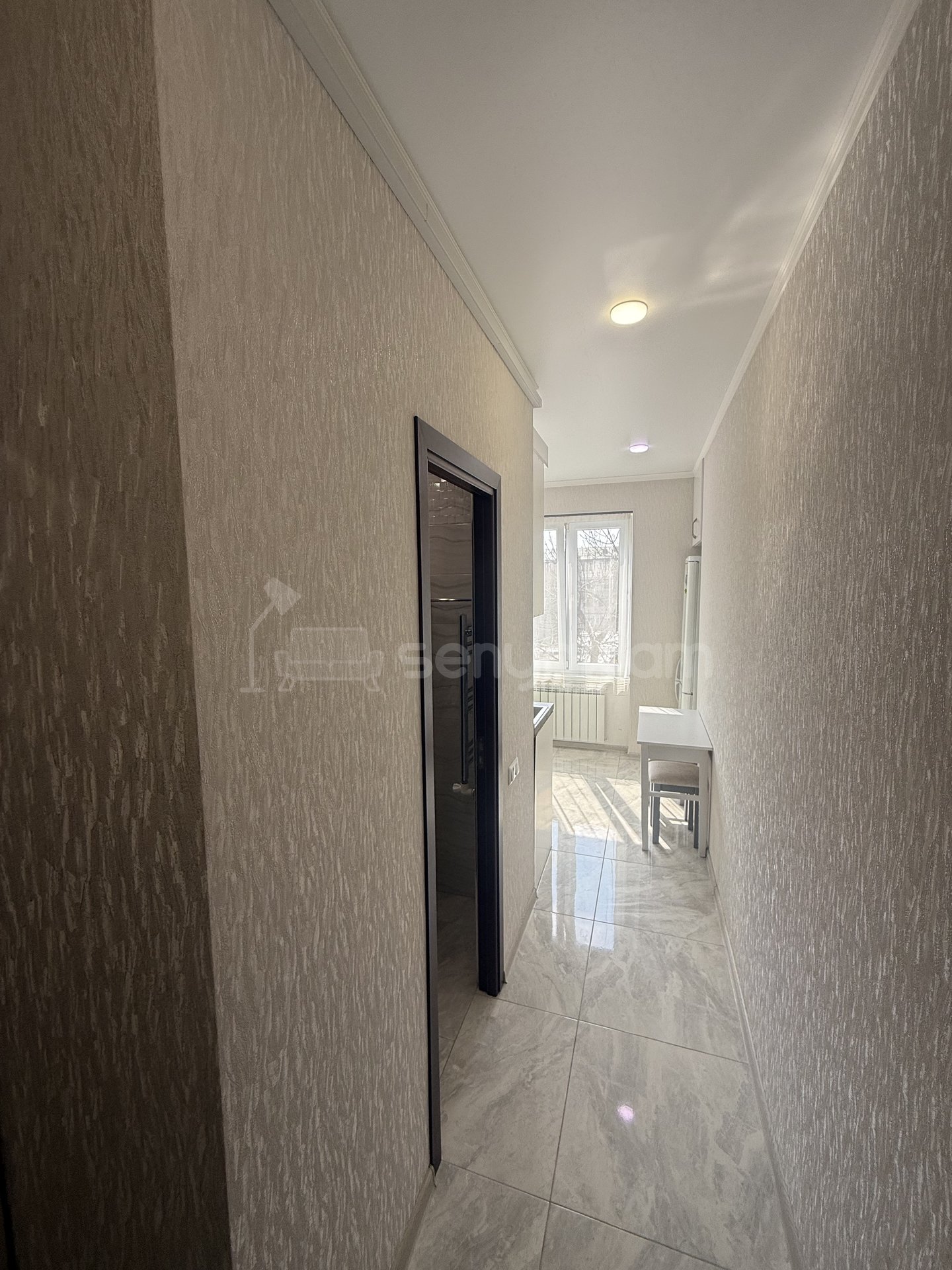 2 Սենյականոց Բնակարան Քարե Շենքում, 43քմ, 3/5 հարկ, Կապիտալ Վերանորոգված, Կահավորված, Արևկող