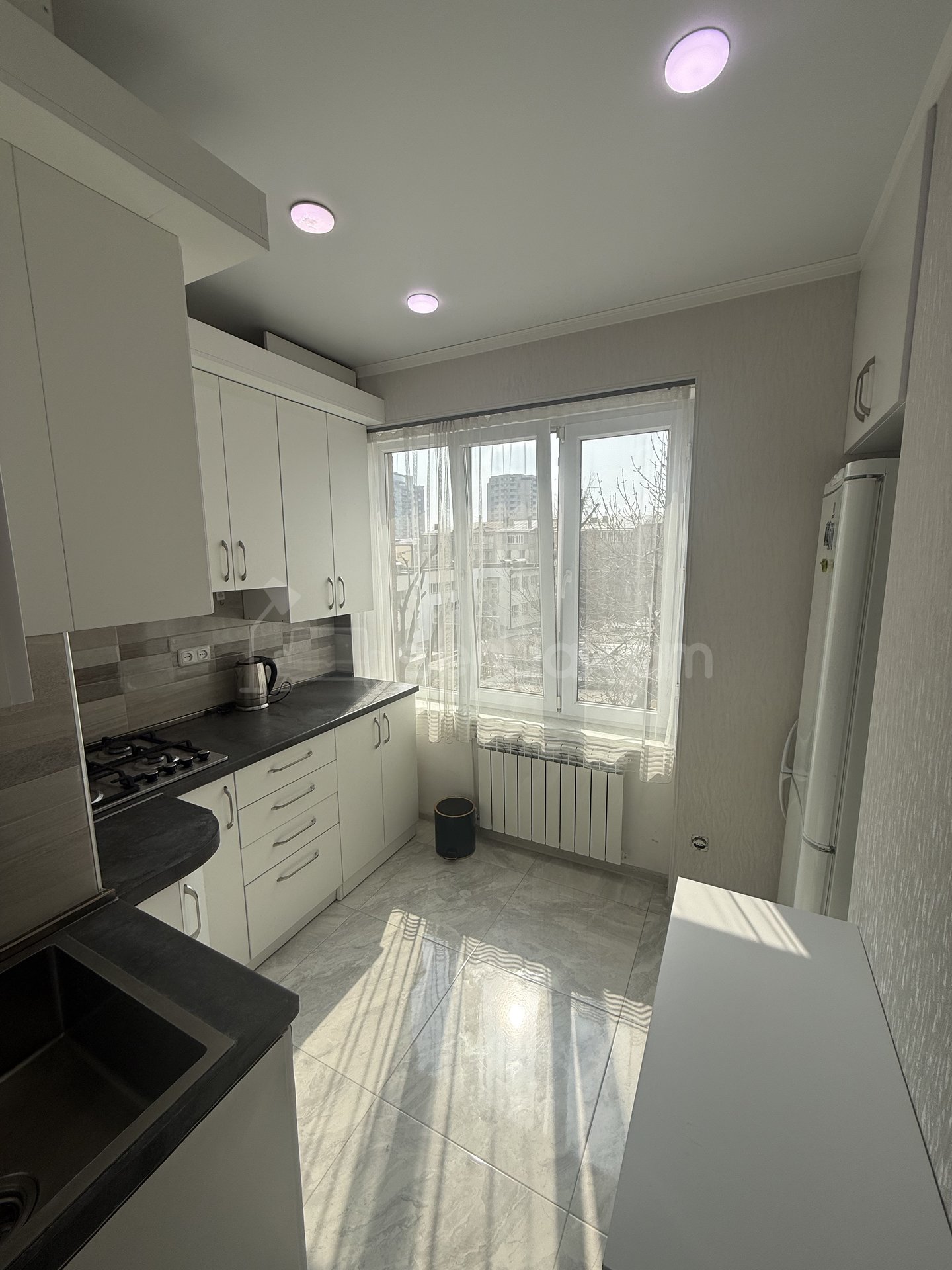 2 Սենյականոց Բնակարան Քարե Շենքում, 43քմ, 3/5 հարկ, Կապիտալ Վերանորոգված, Կահավորված, Արևկող