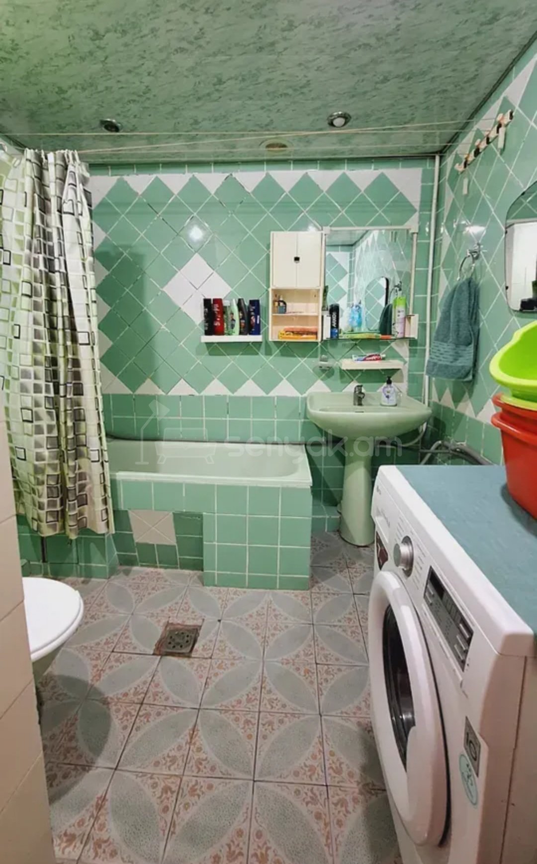 4 Սենյականոց Բնակարան, 85քմ, 8/9 հարկ, Նորմալ Վիճակում