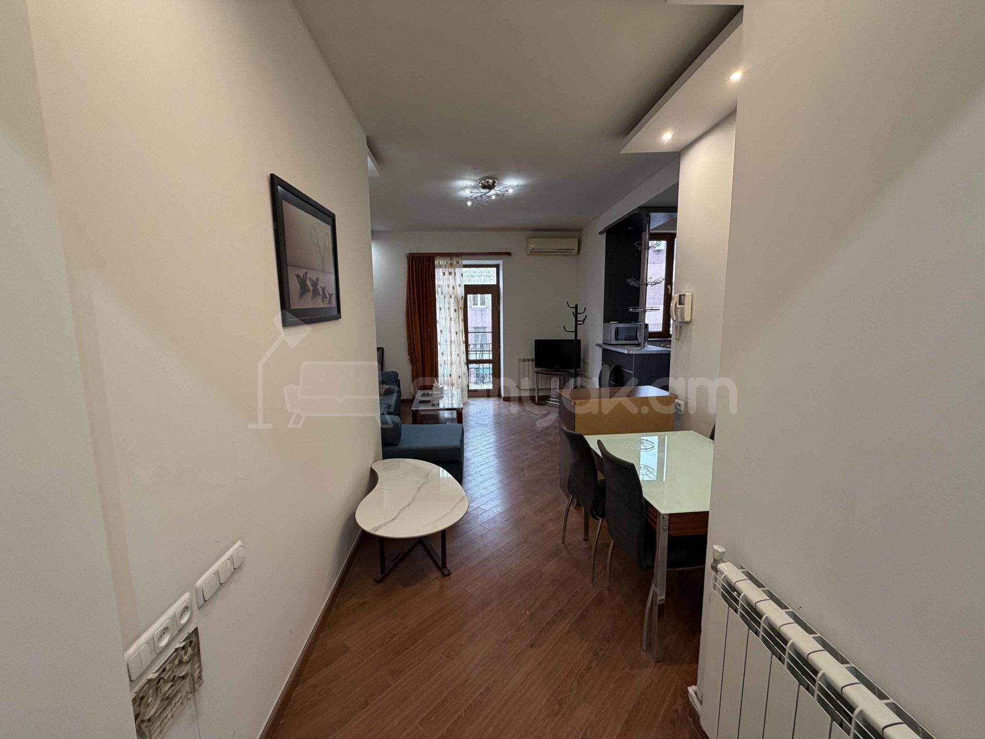 2 Սենյականոց Բնակարան Քարե Շենքում, 46քմ, 3/4 հարկ, Կապիտալ Վերանորոգված