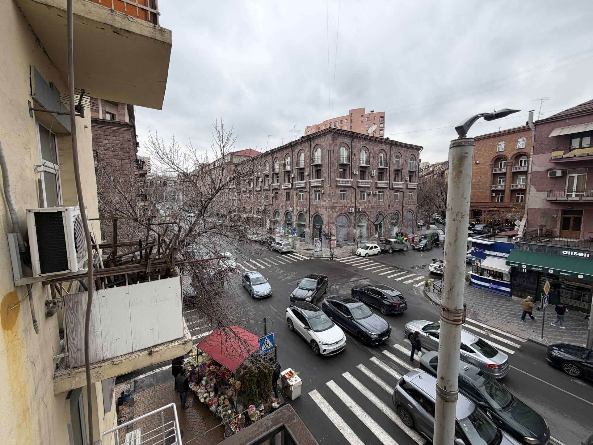 2 Սենյականոց Բնակարան Քարե Շենքում, 46քմ, 3/4 հարկ, Կապիտալ Վերանորոգված