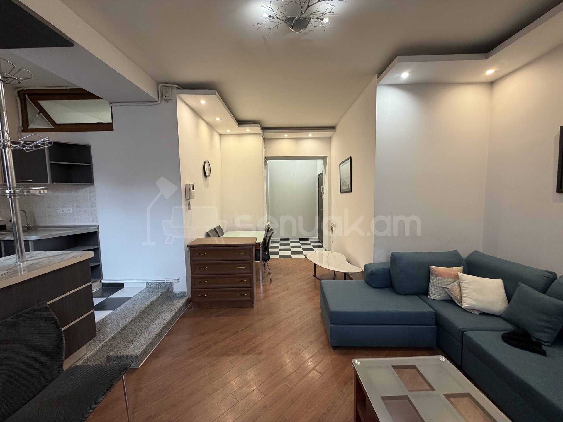 2 Սենյականոց Բնակարան Քարե Շենքում, 46քմ, 3/4 հարկ, Կապիտալ Վերանորոգված