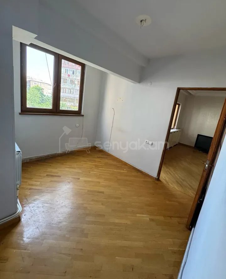 3 Սենյականոց Բնակարան, 76քմ, 3/12 հարկ, Կապիտալ Վերանորոգված