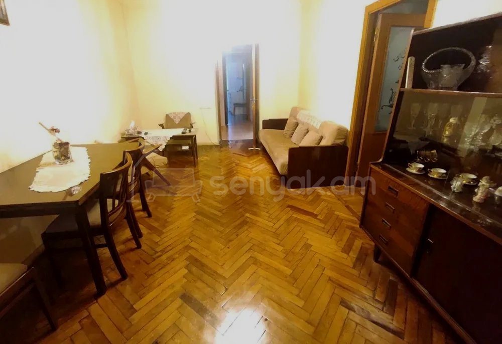 3 Սենյականոց Բնակարան Քարե Շենքում, 74քմ, 5/5 հարկ, Կոսմետիկ Վերանորոգված