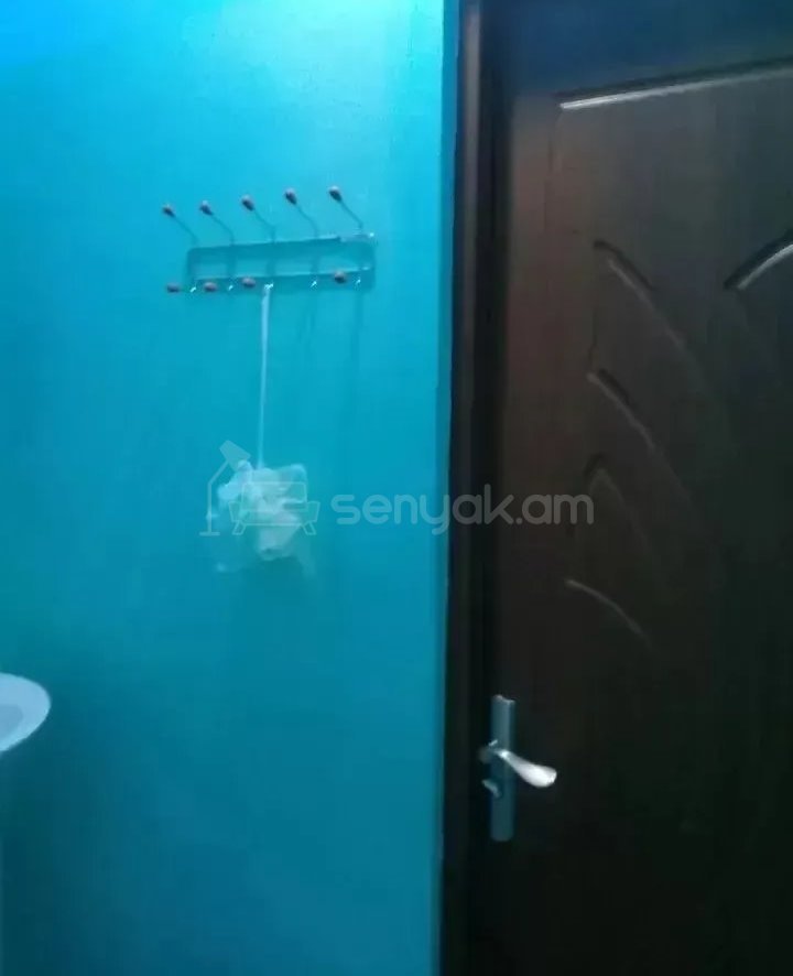 2 Սենյականոց Բնակարան Քարե Շենքում, 40քմ, 5/5 հարկ, Կոսմետիկ Վերանորոգված