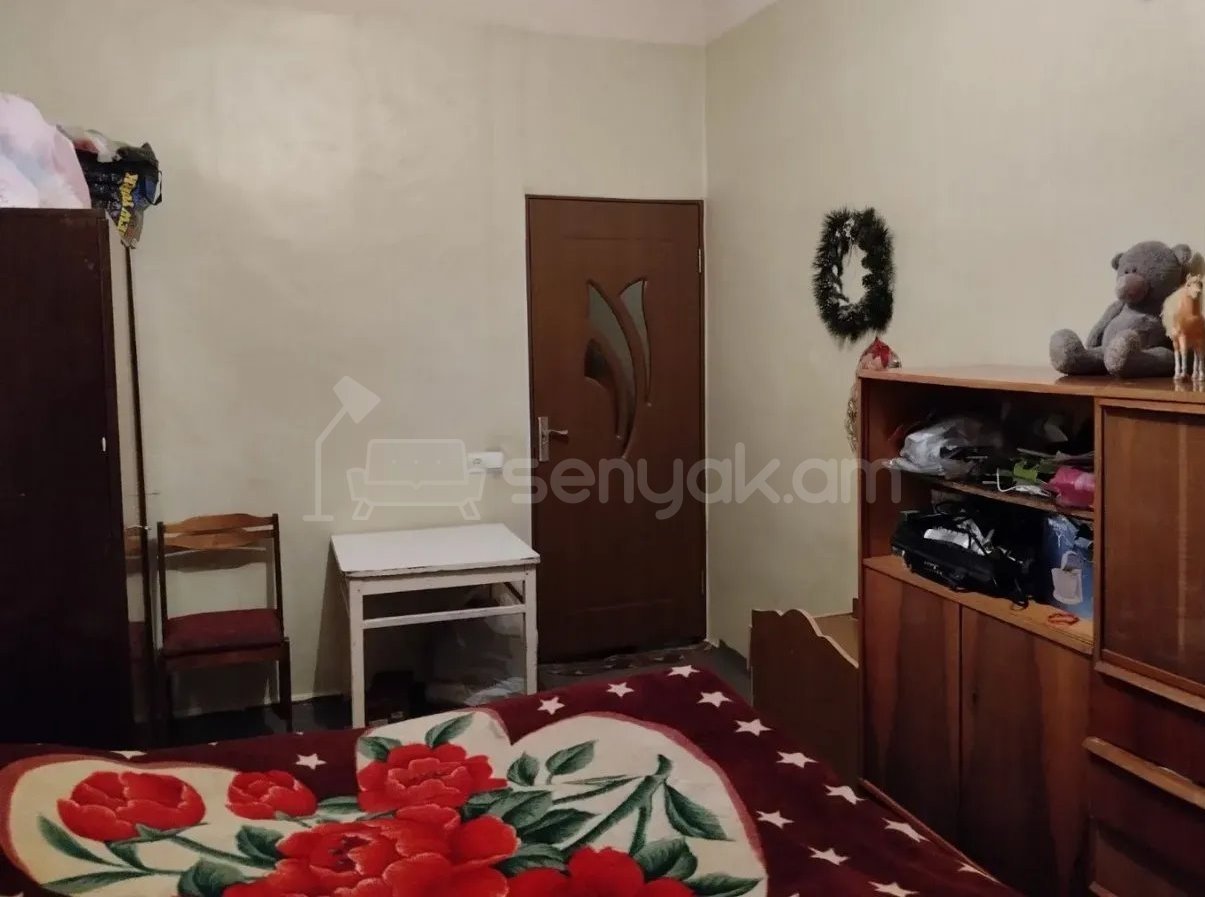 2 Սենյականոց Բնակարան Քարե Շենքում, 40քմ, 5/5 հարկ, Կոսմետիկ Վերանորոգված