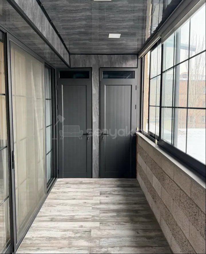 5 Սենյականոց Բնակարան Քարե Շենքում, 114քմ, 4/5 հարկ, Կապիտալ Վերանորոգված