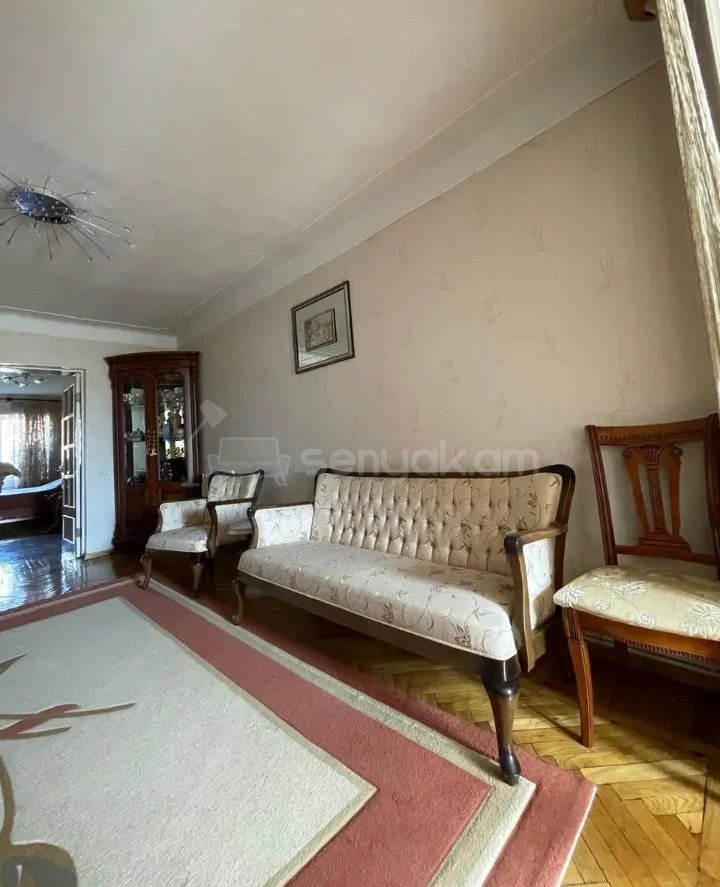 3 Սենյականոց Բնակարան Քարե Շենքում, 60քմ, 4/4 հարկ, Կապիտալ Վերանորոգված