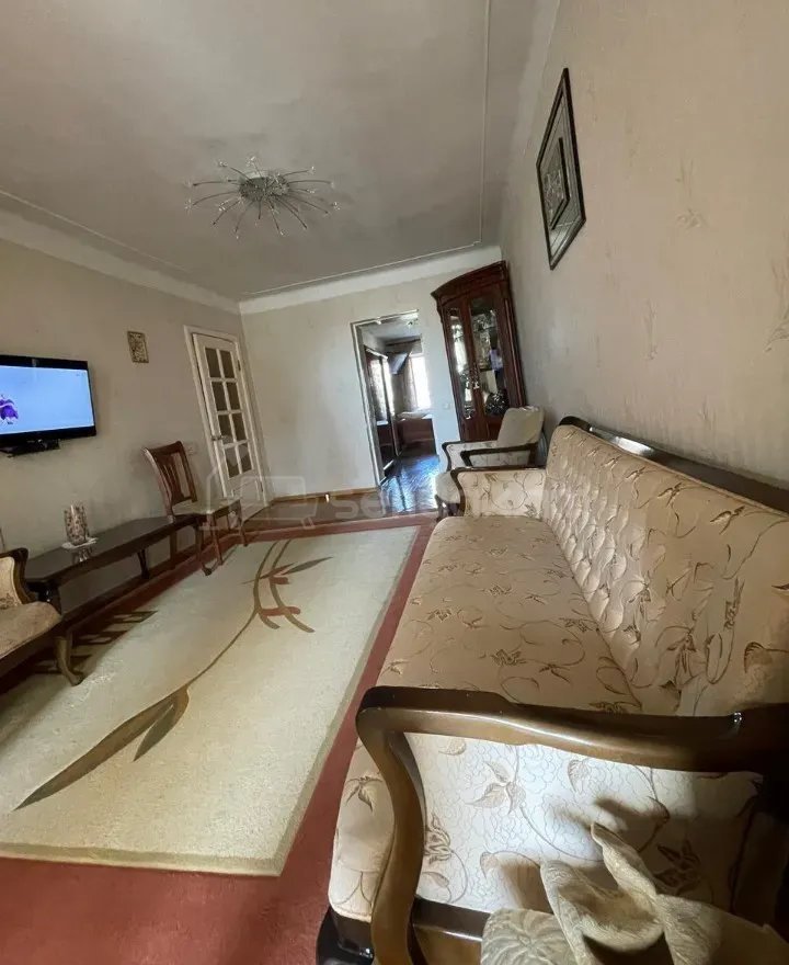 3 Սենյականոց Բնակարան Քարե Շենքում, 60քմ, 4/4 հարկ, Կապիտալ Վերանորոգված