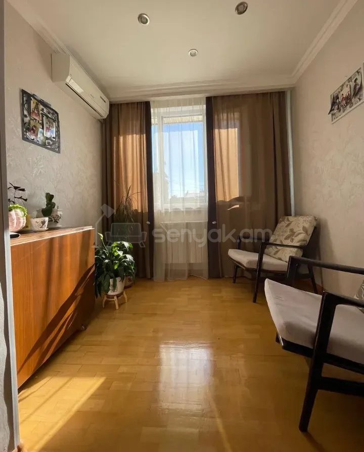 3 Սենյականոց Բնակարան Քարե Շենքում, 60քմ, 4/4 հարկ, Կապիտալ Վերանորոգված