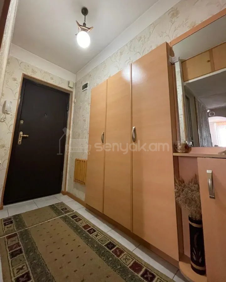 3 Սենյականոց Բնակարան Քարե Շենքում, 60քմ, 4/4 հարկ, Կապիտալ Վերանորոգված