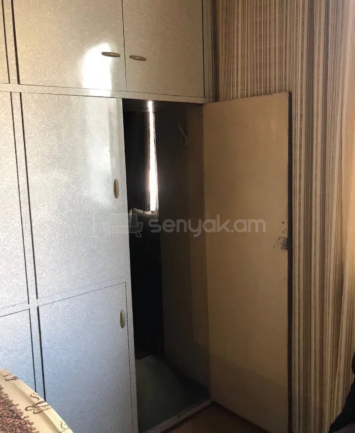 3 Սենյականոց Բնակարան Քարե Շենքում, 60քմ, 2/5 հարկ, Նորմալ Վիճակում