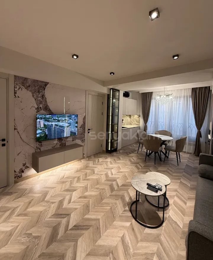 2 Սենյականոց Բնակարան, 42քմ, 3/8 հարկ, Դիզայներական Վերանորոգված