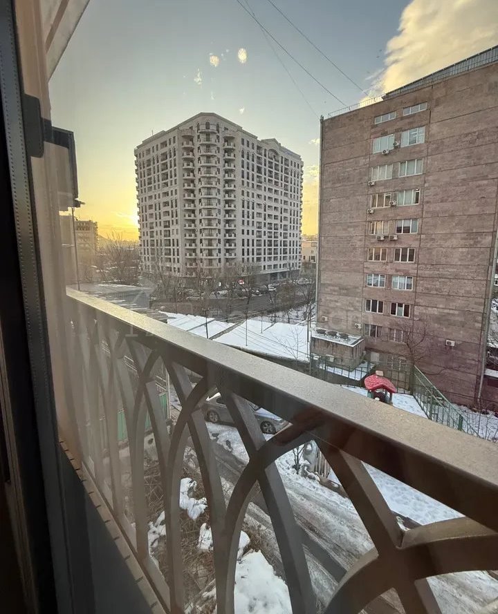 2 Սենյականոց Բնակարան, 42քմ, 3/8 հարկ, Դիզայներական Վերանորոգված