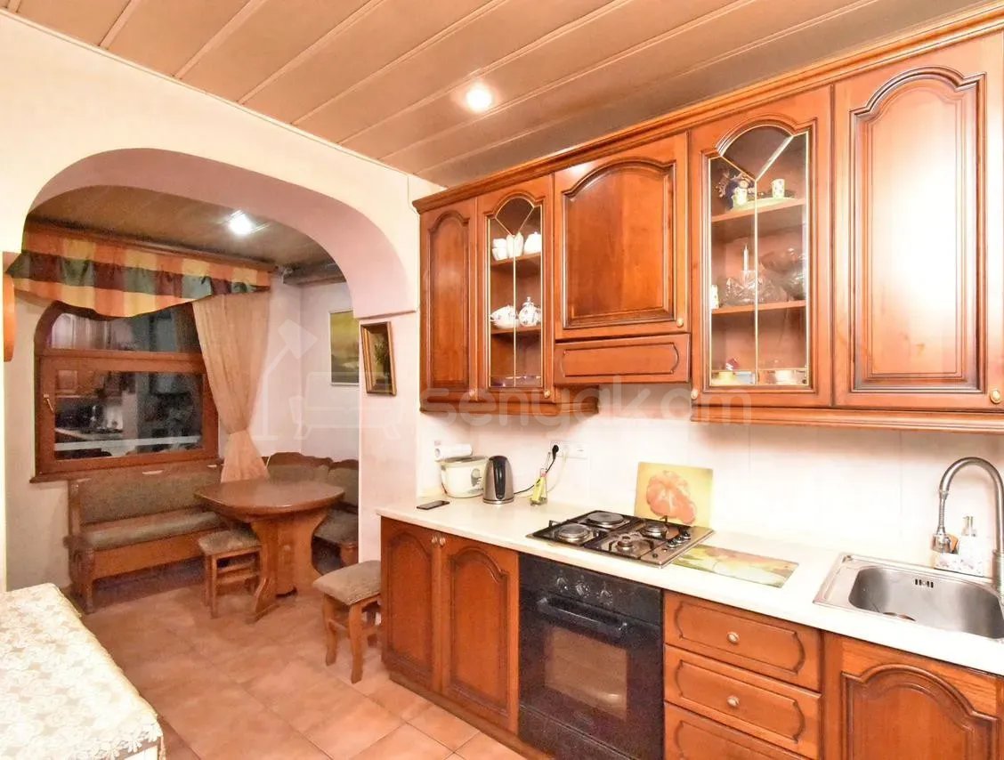 2 Սենյականոց Բնակարան Քարե Շենքում, 83քմ, 3/5 հարկ, Կապիտալ Վերանորոգված