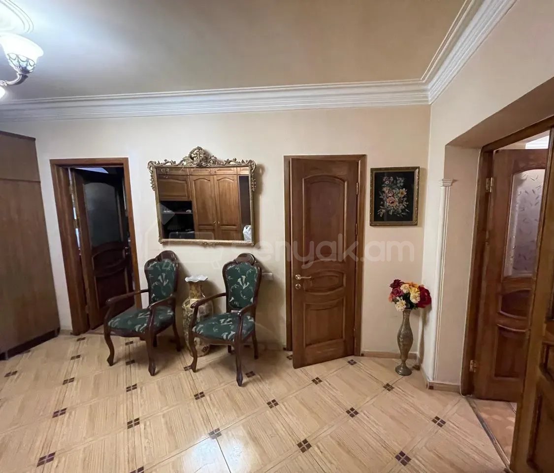 2 Սենյականոց Բնակարան Քարե Շենքում, 83քմ, 3/5 հարկ, Կապիտալ Վերանորոգված