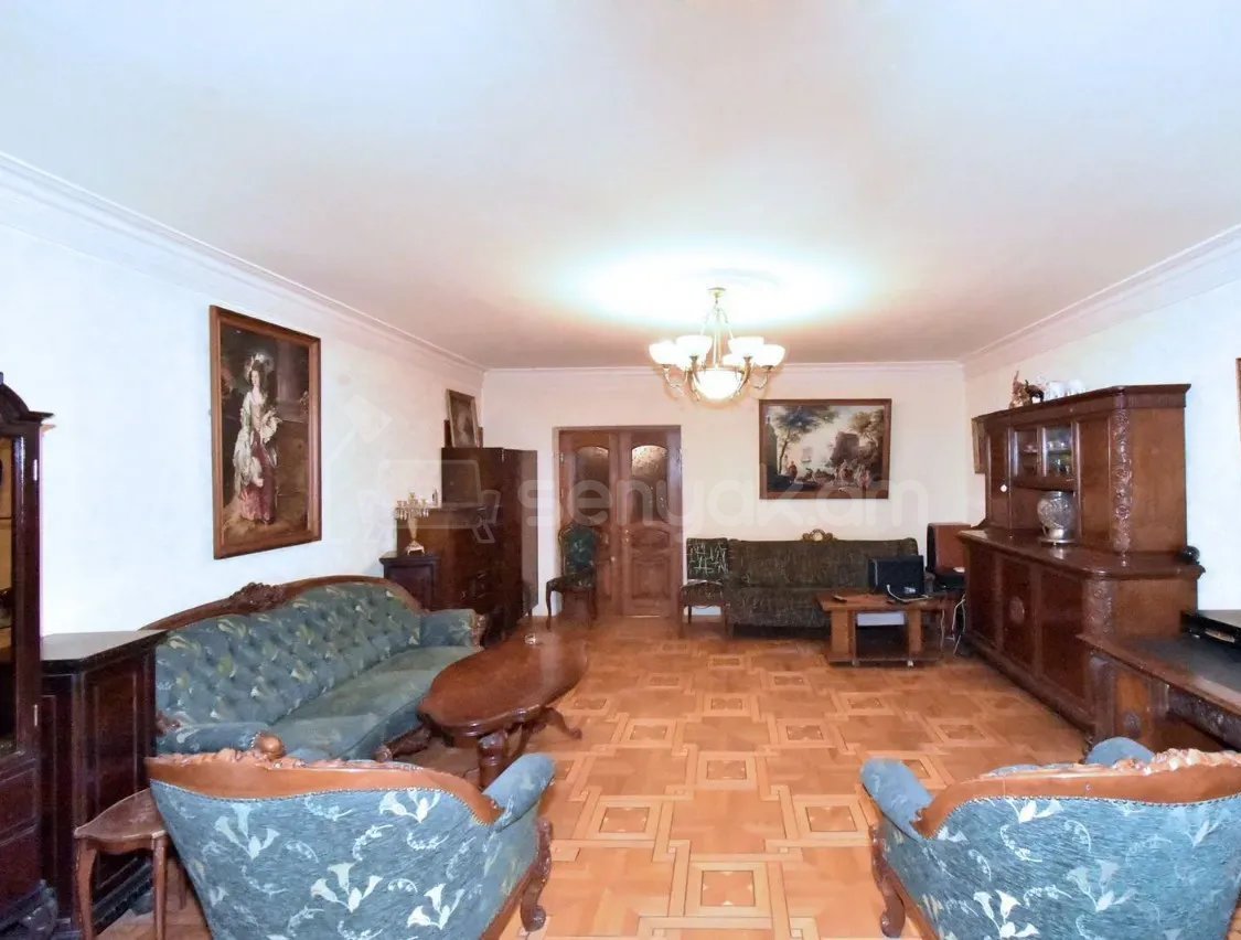 2 Սենյականոց Բնակարան Քարե Շենքում, 83քմ, 3/5 հարկ, Կապիտալ Վերանորոգված