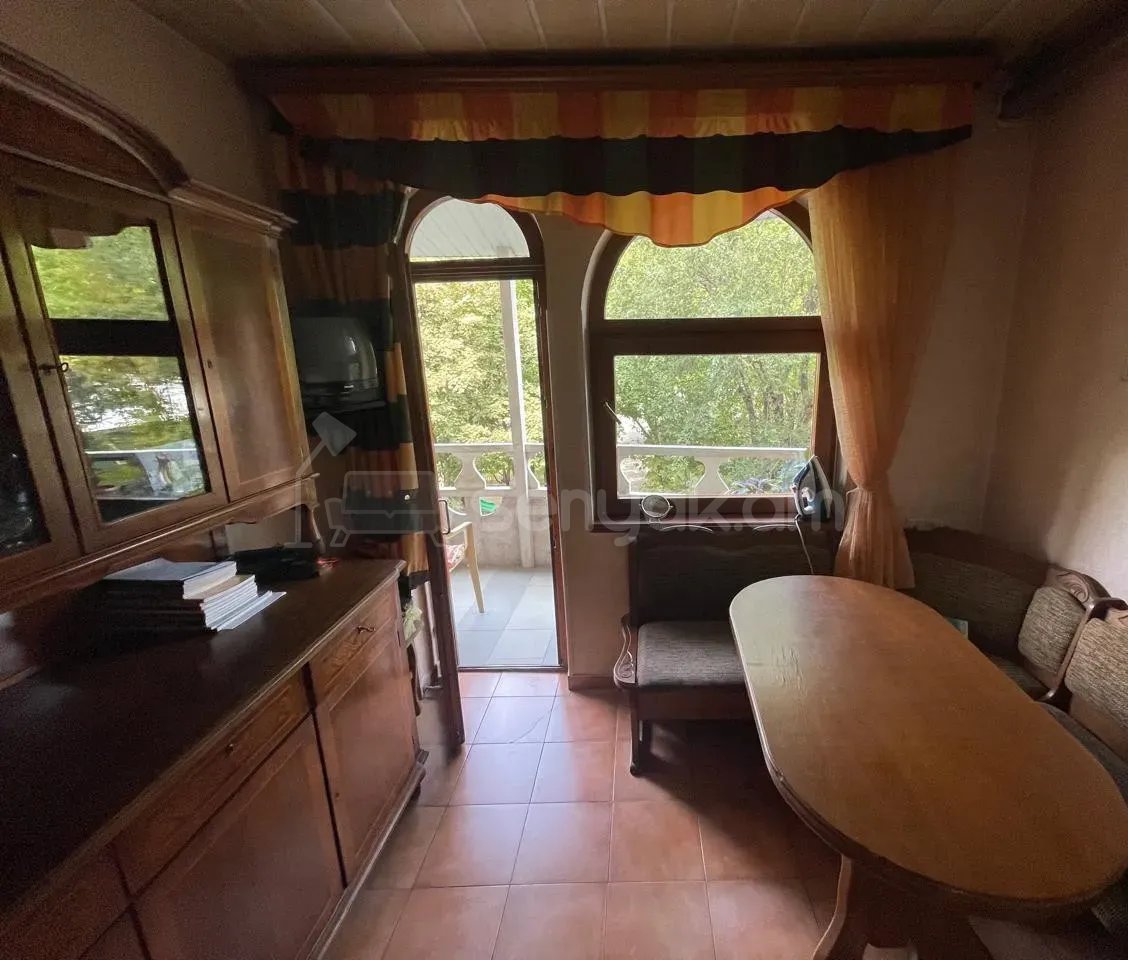 2 Սենյականոց Բնակարան Քարե Շենքում, 83քմ, 3/5 հարկ, Կապիտալ Վերանորոգված