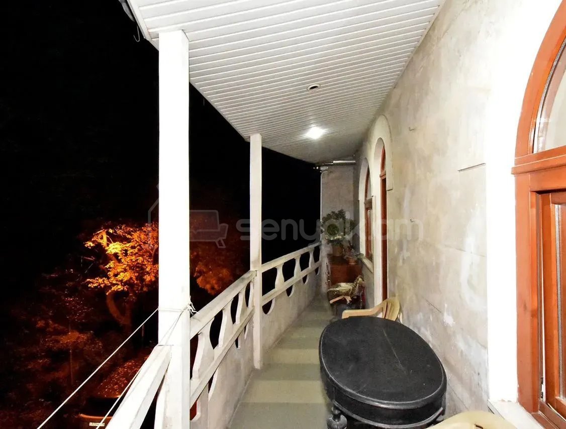 2 Սենյականոց Բնակարան Քարե Շենքում, 83քմ, 3/5 հարկ, Կապիտալ Վերանորոգված