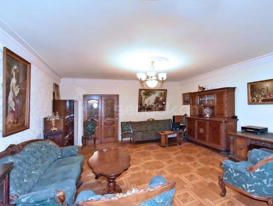 2 Սենյականոց Բնակարան Քարե Շենքում, 83քմ, 3/5 հարկ, Կապիտալ Վերանորոգված