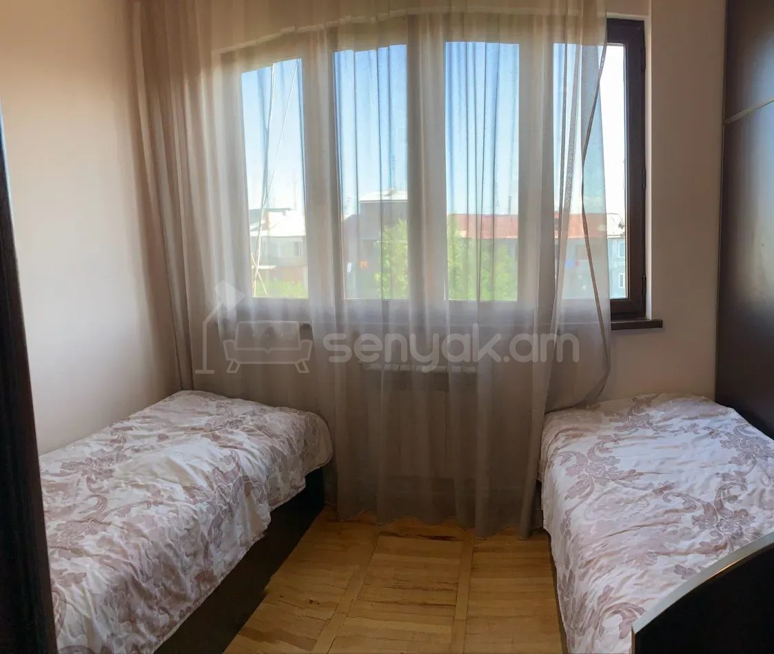 3 Սենյականոց Բնակարան Քարե Շենքում, 73քմ, 5/5 հարկ, Կապիտալ Վերանորոգված