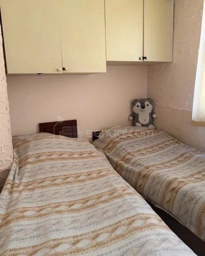 3 Սենյականոց Բնակարան Քարե Շենքում, 70քմ, 3/5 հարկ, Նորմալ Վիճակում, Կահավորված