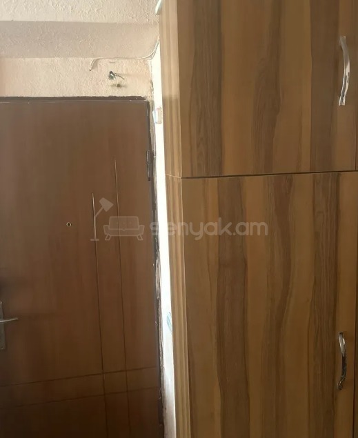 3 Սենյականոց Բնակարան, 95քմ, 2/9 հարկ, Պետական Վիճակում