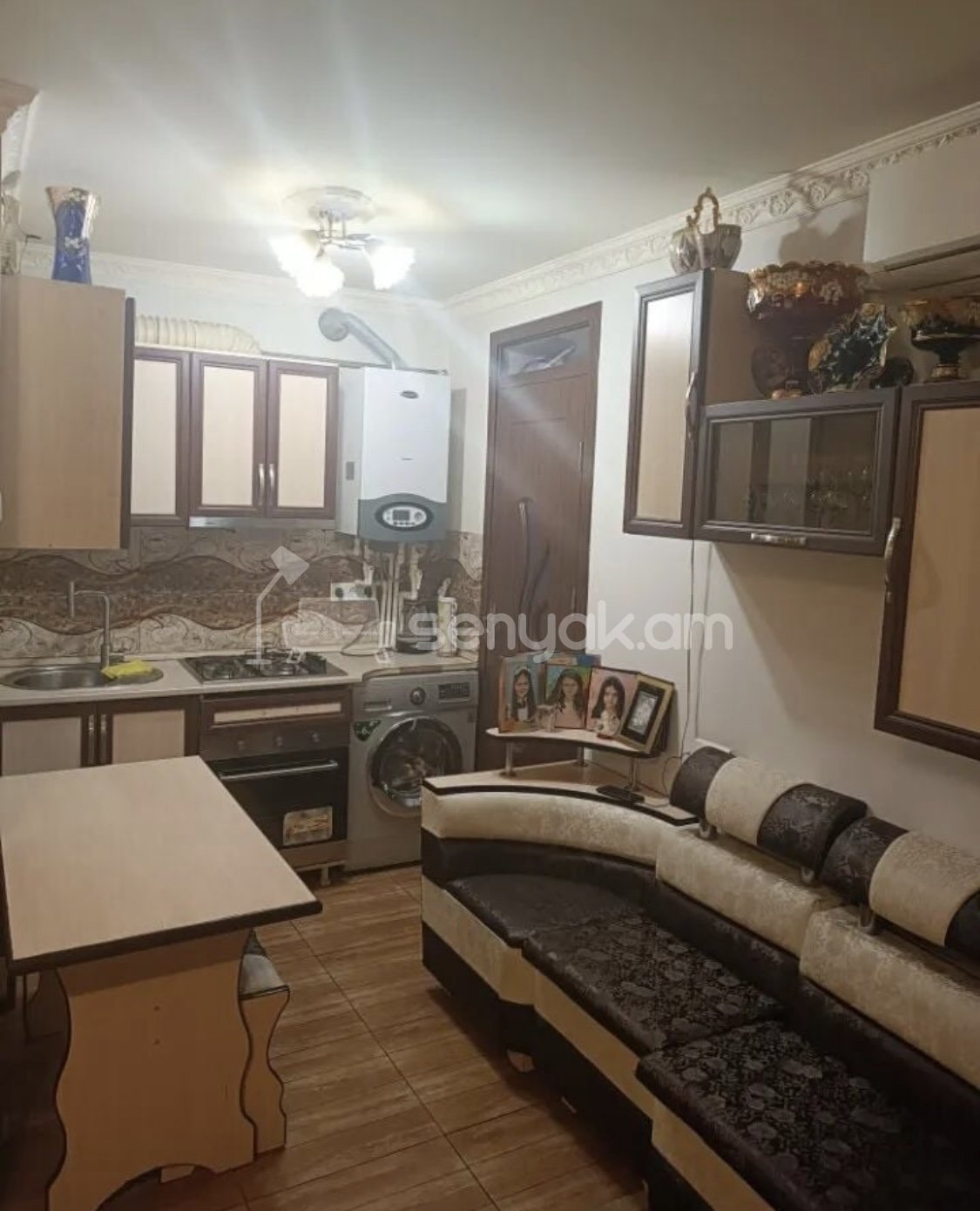 3 Սենյականոց Բնակարան, 43քմ, 2/4 հարկ, Նորմալ Վիճակում