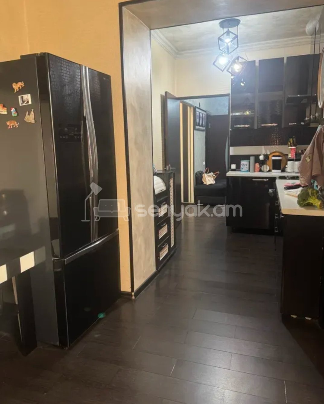 4 Սենյականոց Բնակարան Քարե Շենքում, 117քմ, 3/5 հարկ, Դիզայներական Վերանորոգված