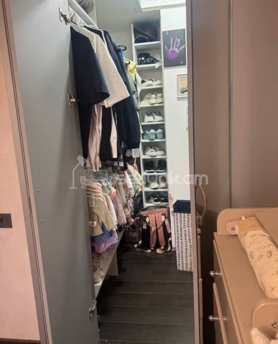 4 Սենյականոց Բնակարան Քարե Շենքում, 117քմ, 3/5 հարկ, Դիզայներական Վերանորոգված