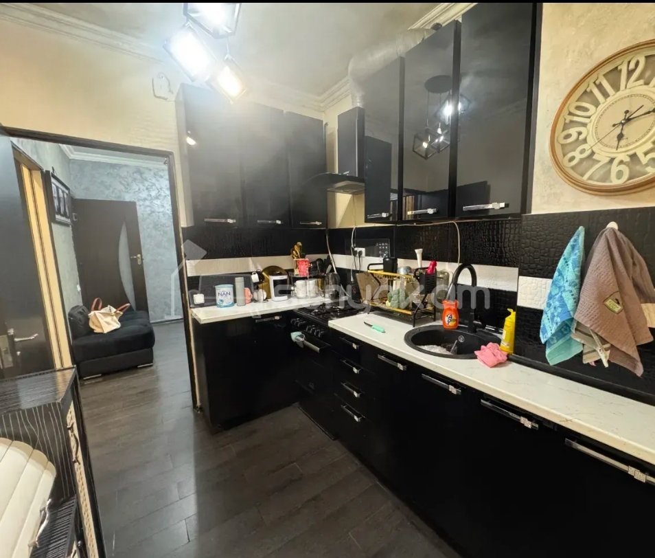 4 Սենյականոց Բնակարան Քարե Շենքում, 117քմ, 3/5 հարկ, Դիզայներական Վերանորոգված