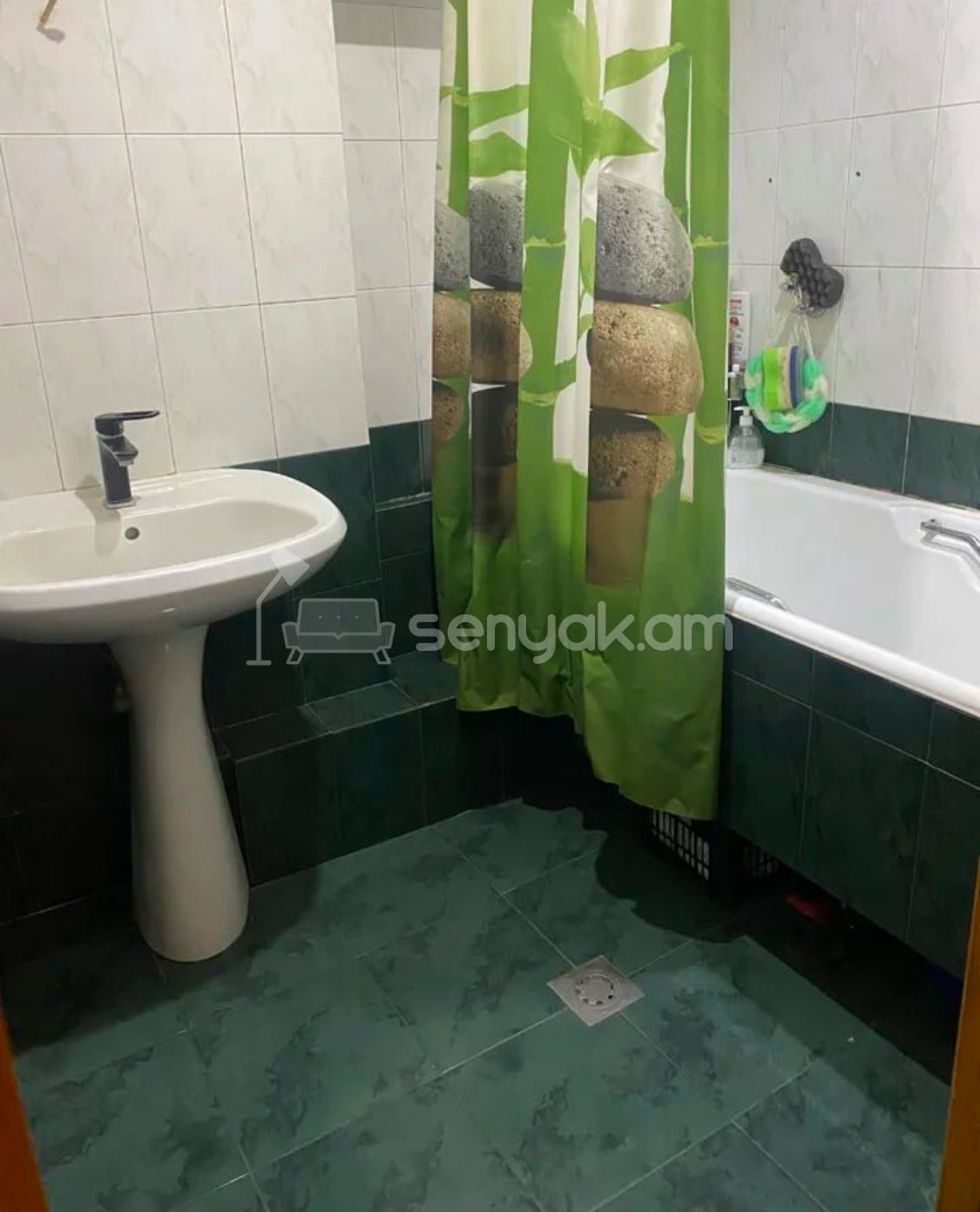 2 Սենյականոց Բնակարան Քարե Շենքում, 74քմ, 6/7 հարկ, Կապիտալ Վերանորոգված