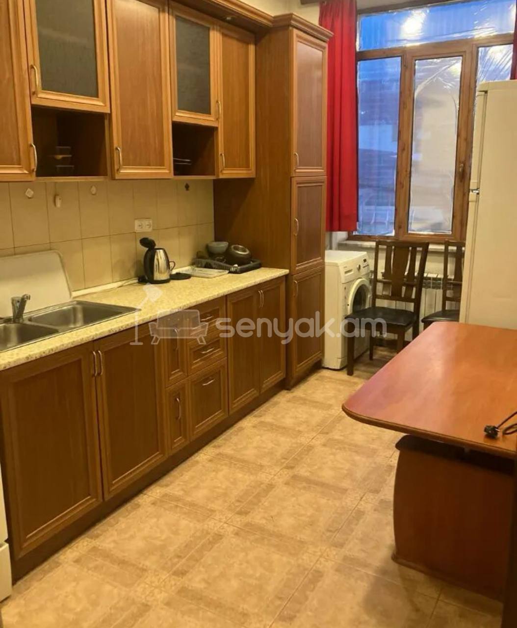 2 Սենյականոց Բնակարան Քարե Շենքում, 48քմ, 4/6 հարկ, Կապիտալ Վերանորոգված