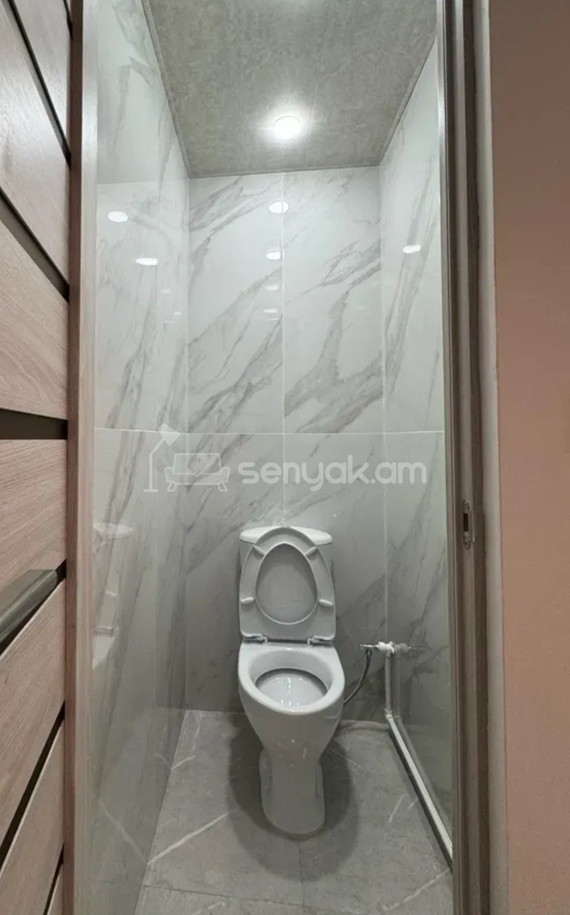 2 Սենյականոց Բնակարան, 61քմ, 2/5 հարկ, Կապիտալ Վերանորոգված