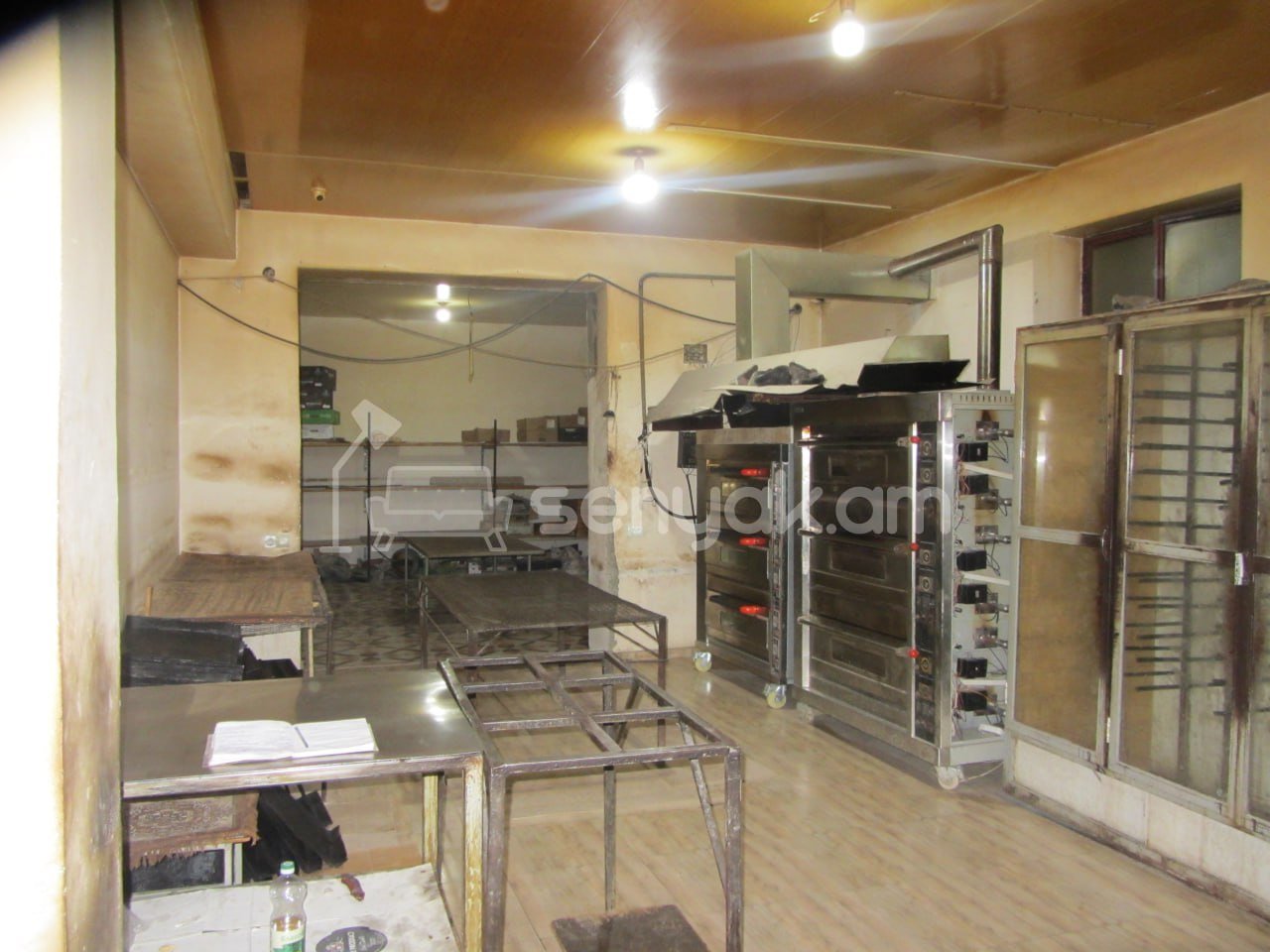 Սպասարկման Տարածք, 350քմ, Կապիտալ Վերանորոգված