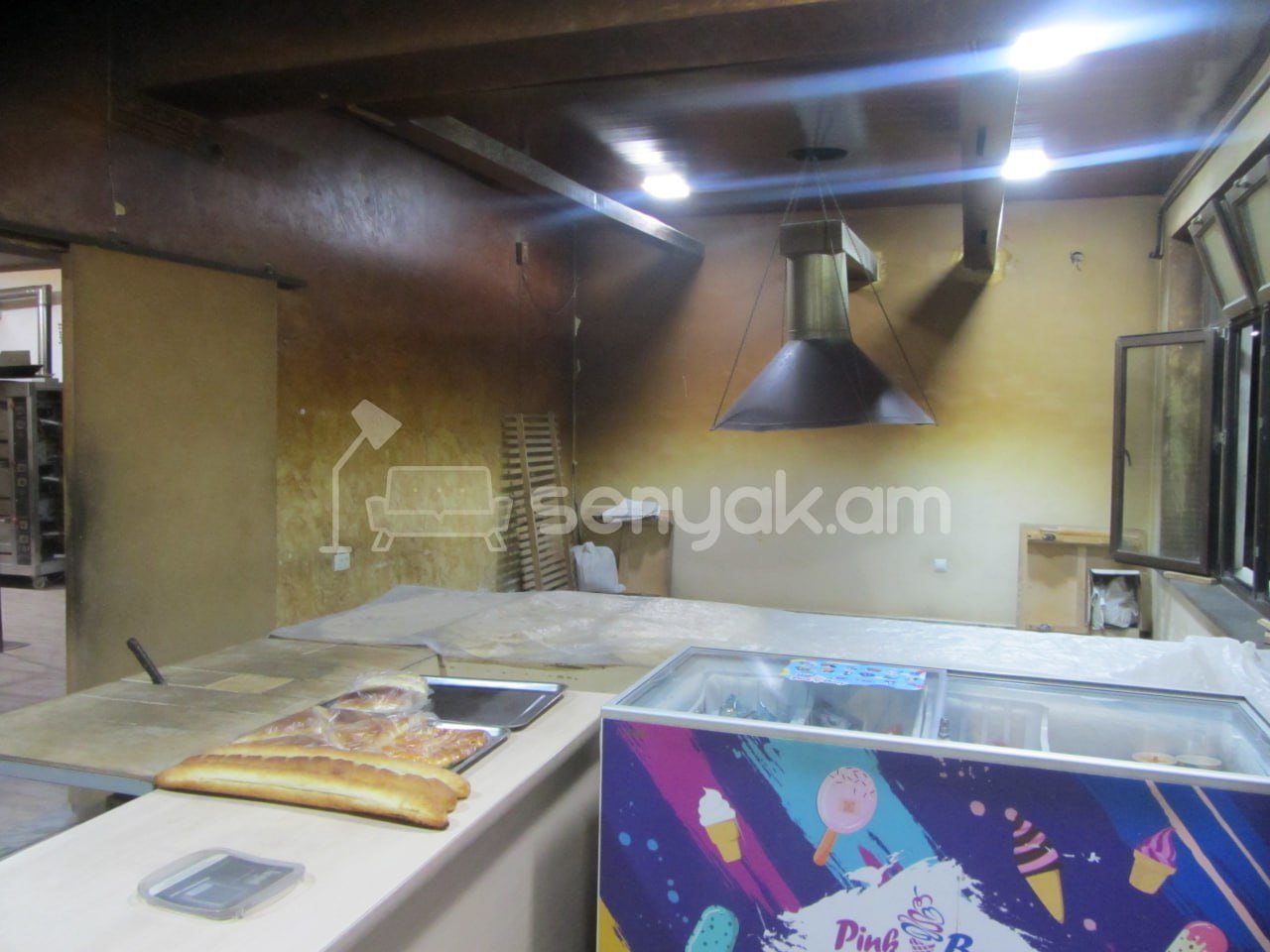 Սպասարկման Տարածք, 350քմ, Կապիտալ Վերանորոգված