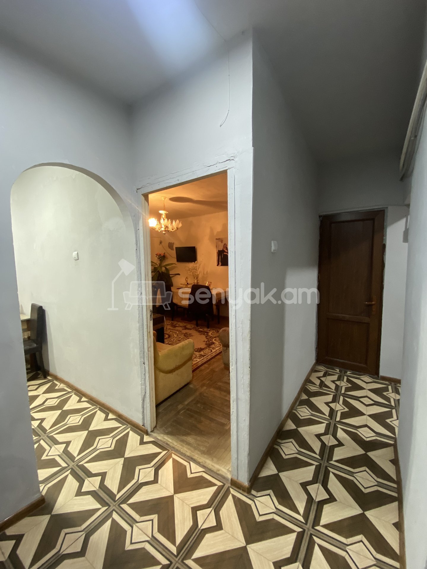 3 Սենյականոց Բնակարան, 98քմ, 2/5 հարկ, Նորմալ Վիճակում