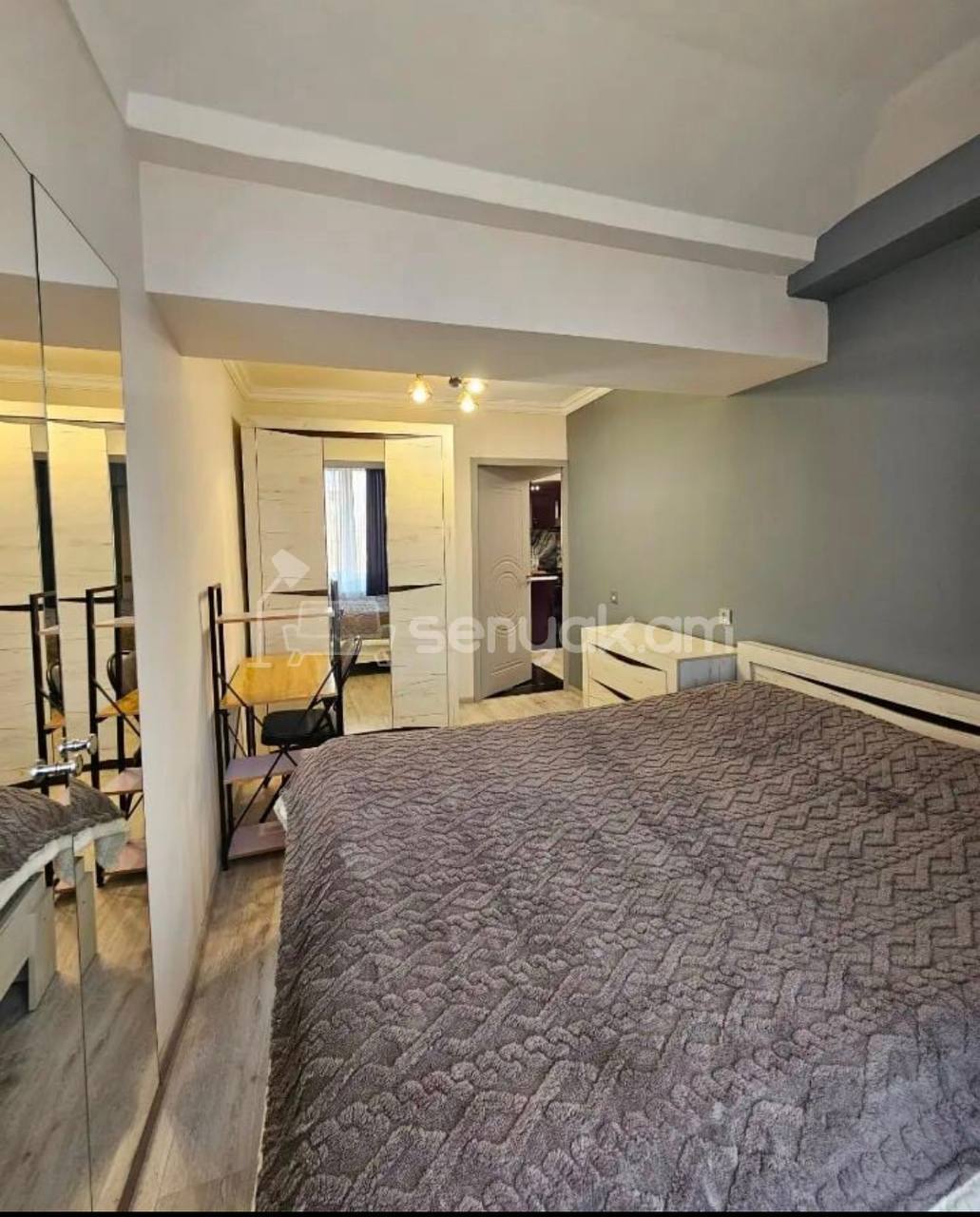 2 Սենյականոց Բնակարան Քարե Շենքում, 43քմ, 4/5 հարկ, Կապիտալ Վերանորոգված