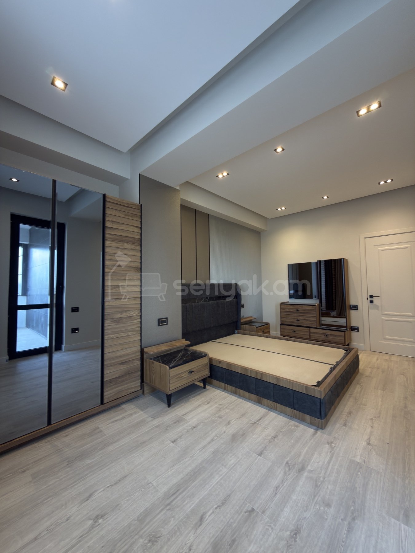 2 Սենյականոց Բնակարան Նորակառույցում, 74քմ, 4/18 հարկ, Դիզայներական Վերանորոգված