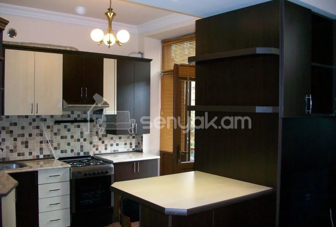 2 Սենյականոց Բնակարան Քարե Շենքում, 45քմ, 3/5 հարկ, Կապիտալ Վերանորոգված, Կահավորված