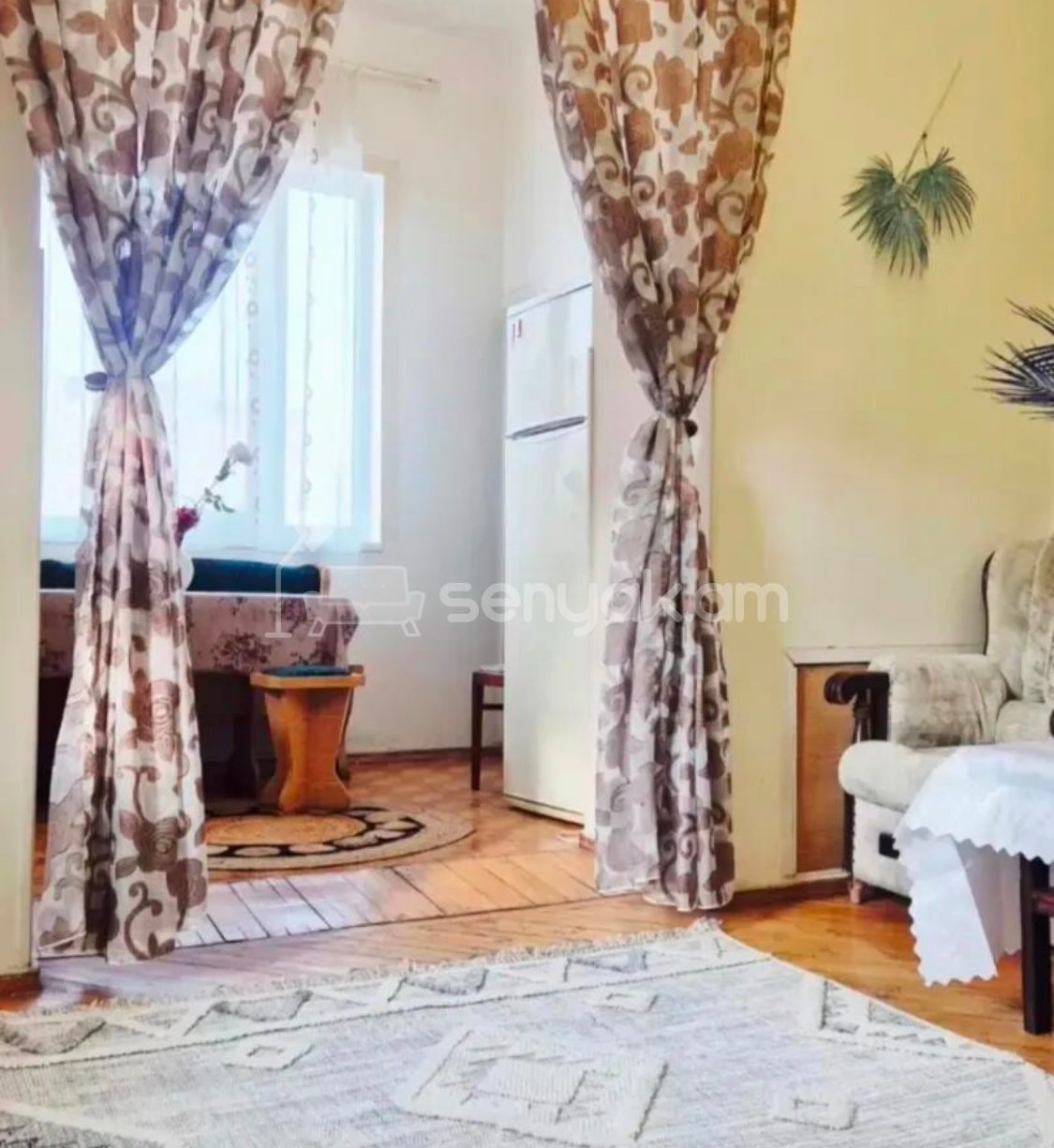 3 Սենյականոց Բնակարան Քարե Շենքում, 70քմ, 4/5 հարկ, Կապիտալ Վերանորոգված, Կահավորված