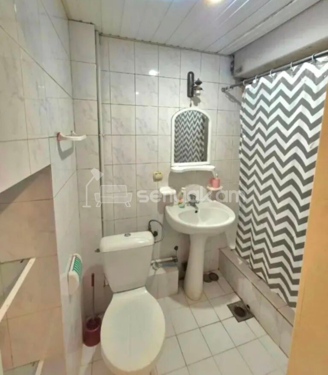 3 Սենյականոց Բնակարան Քարե Շենքում, 70քմ, 4/5 հարկ, Կապիտալ Վերանորոգված, Կահավորված