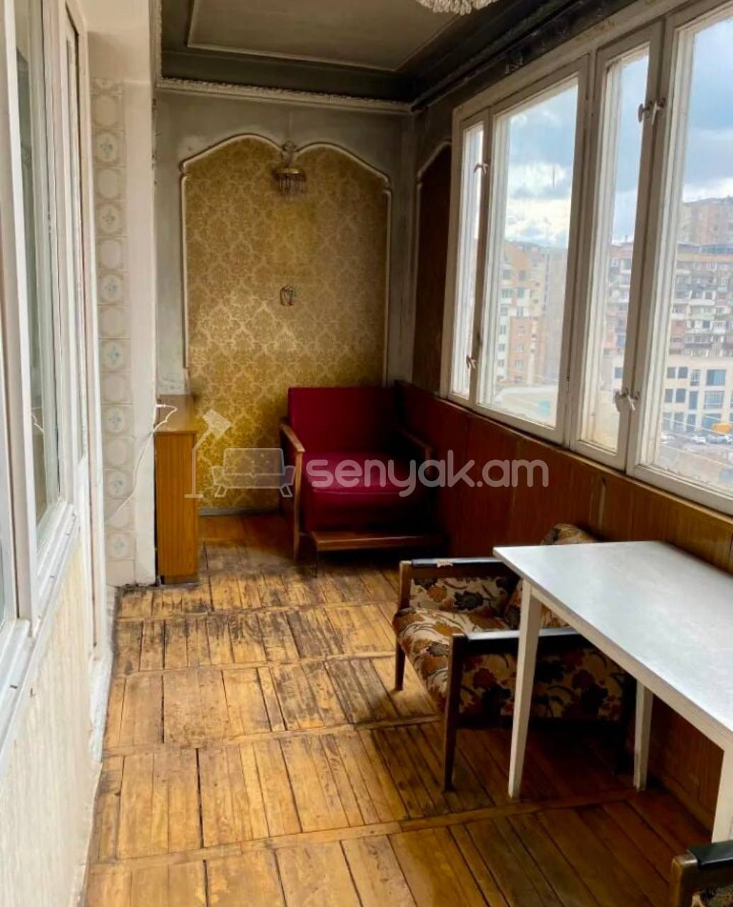 2 Սենյականոց Բնակարան Քարե Շենքում, 70քմ, 5/5 հարկ, Նորմալ Վիճակում, Կահավորված, Արևկող