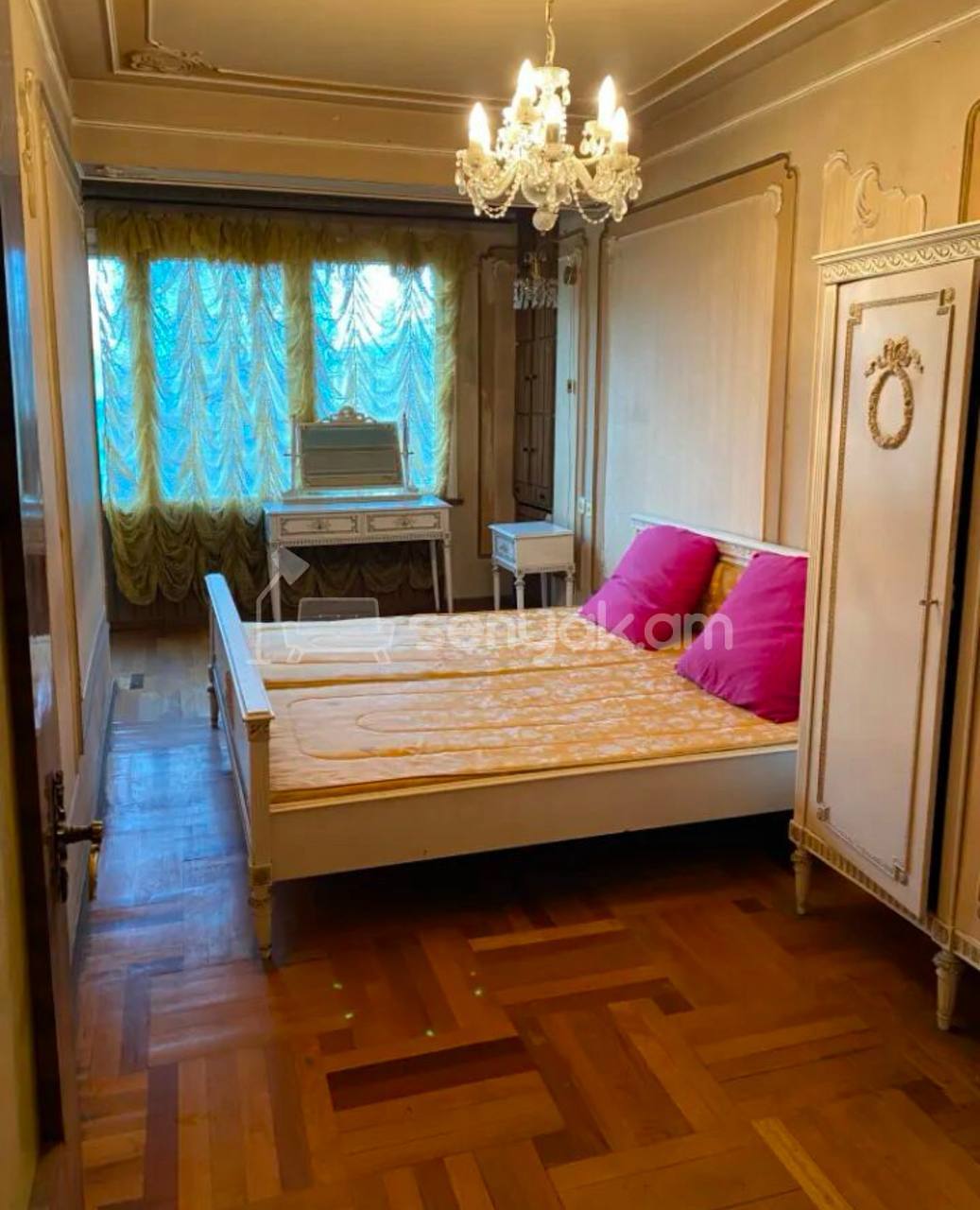 2 Սենյականոց Բնակարան Քարե Շենքում, 70քմ, 5/5 հարկ, Նորմալ Վիճակում, Կահավորված, Արևկող