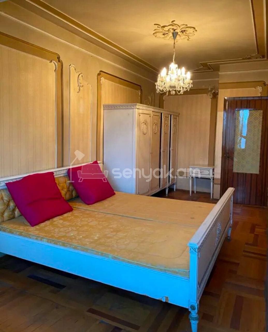 2 Սենյականոց Բնակարան Քարե Շենքում, 70քմ, 5/5 հարկ, Նորմալ Վիճակում, Կահավորված, Արևկող