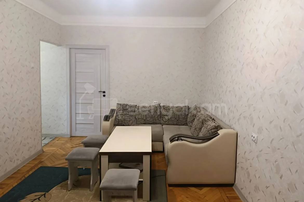 2 Սենյականոց Բնակարան Քարե Շենքում, 58քմ, 4/5 հարկ, Կապիտալ Վերանորոգված, Կահավորված