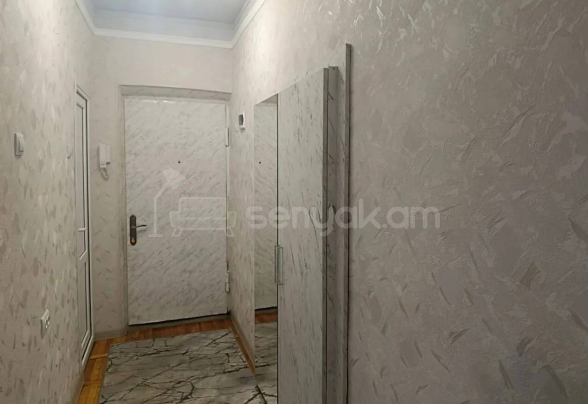 2 Սենյականոց Բնակարան Քարե Շենքում, 58քմ, 4/5 հարկ, Կապիտալ Վերանորոգված, Կահավորված