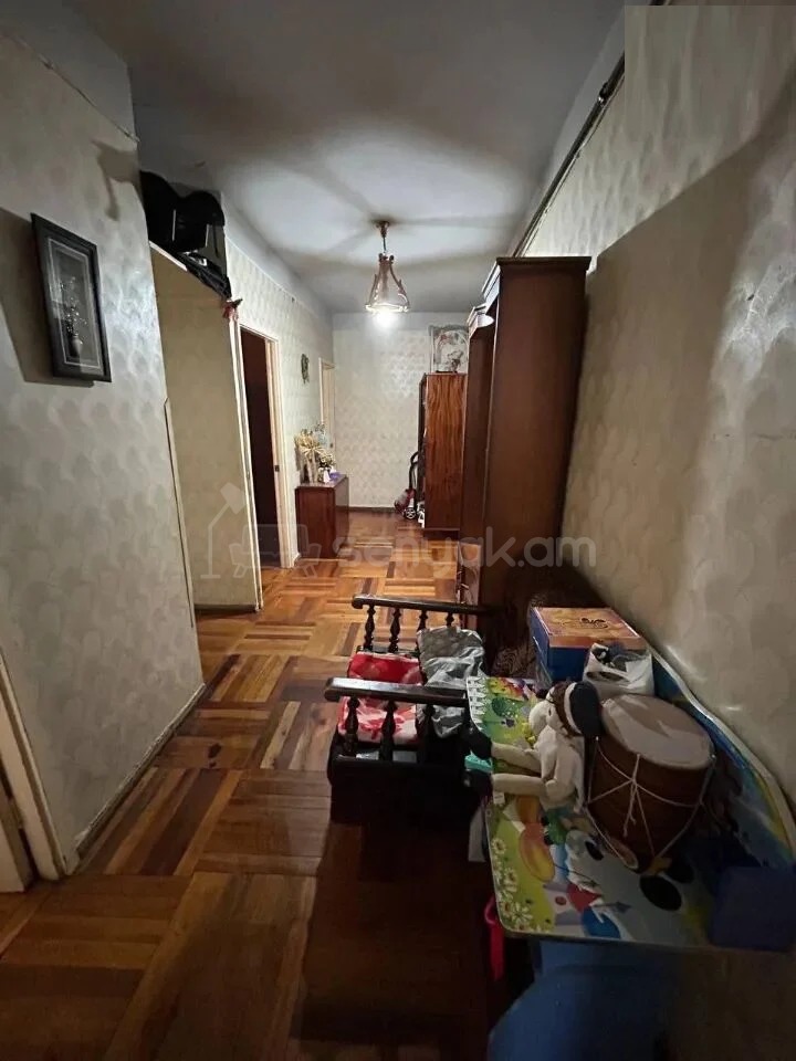 3 Սենյականոց Բնակարան, 76քմ, 5/9 հարկ, Նորմալ Վիճակում